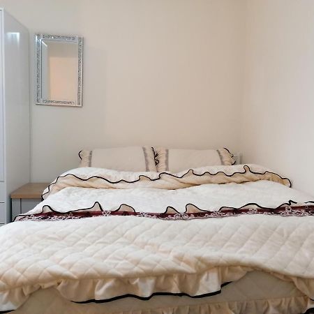 Self-Contained Studio Flat Bathrooms Kitchens Upgrade Locations To City Centre 15 Minutes Walking Distance Nottingham Universities Queen Hospitals City Hospitals 外观 照片