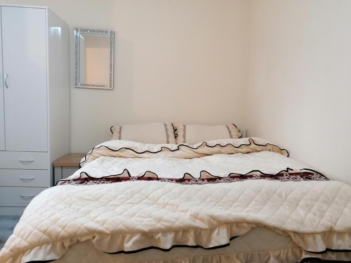 Self-Contained Studio Flat Bathrooms Kitchens Upgrade Locations To City Centre 15 Minutes Walking Distance Nottingham Universities Queen Hospitals City Hospitals 外观 照片