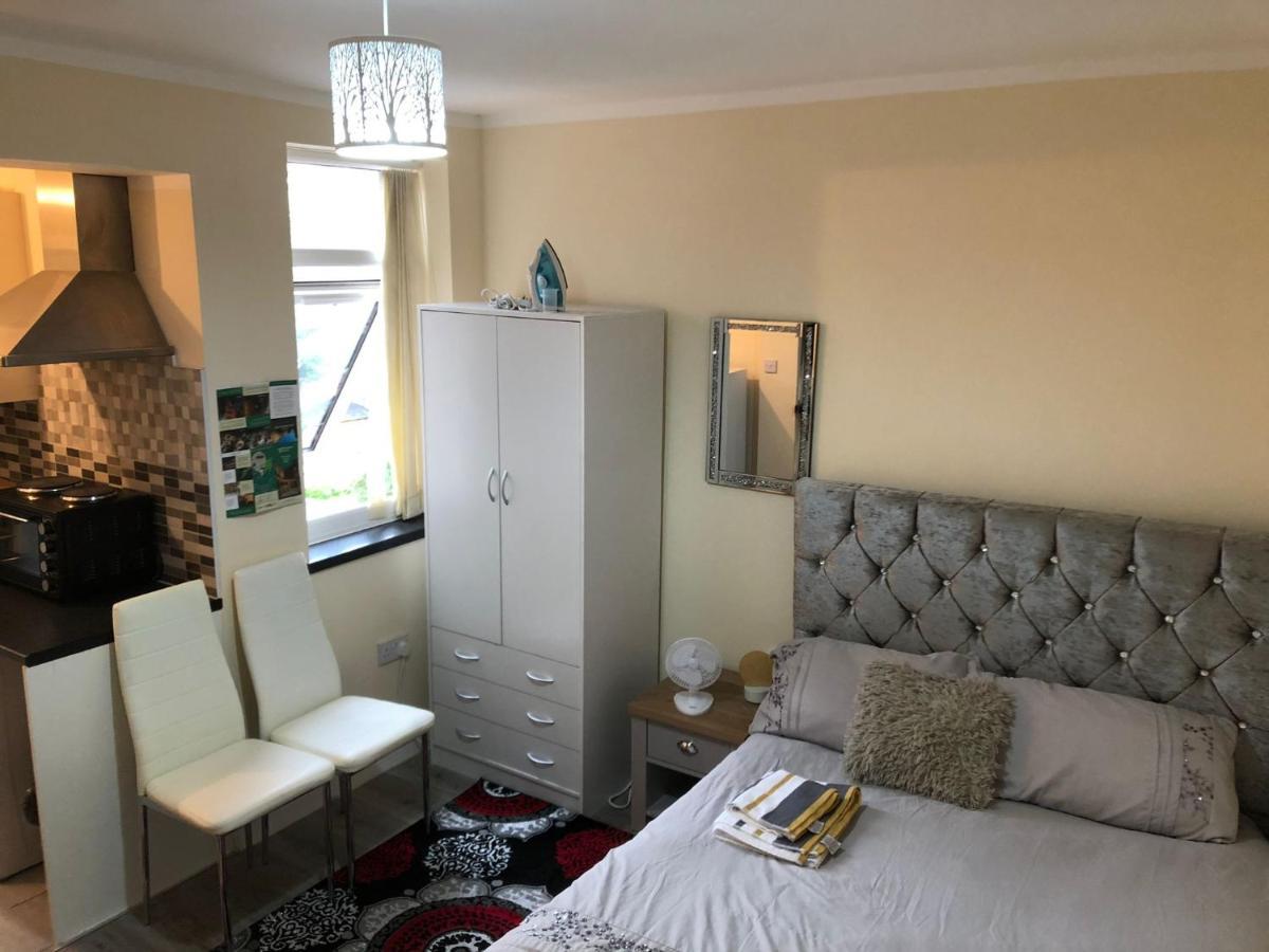 Self-Contained Studio Flat Bathrooms Kitchens Upgrade Locations To City Centre 15 Minutes Walking Distance Nottingham Universities Queen Hospitals City Hospitals 外观 照片