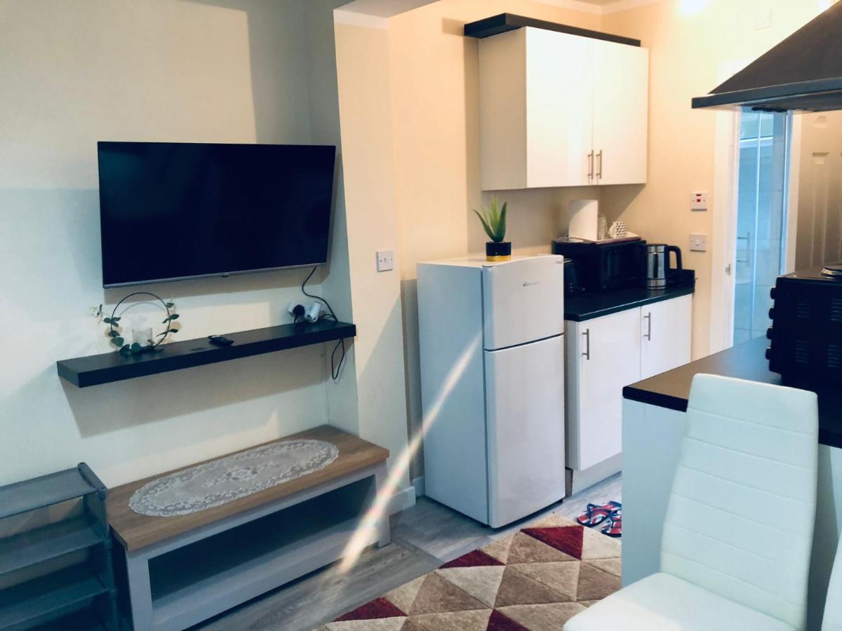 Self-Contained Studio Flat Bathrooms Kitchens Upgrade Locations To City Centre 15 Minutes Walking Distance Nottingham Universities Queen Hospitals City Hospitals 外观 照片