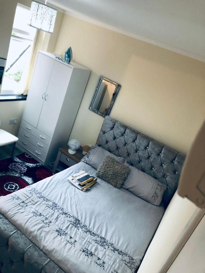 Self-Contained Studio Flat Bathrooms Kitchens Upgrade Locations To City Centre 15 Minutes Walking Distance Nottingham Universities Queen Hospitals City Hospitals 外观 照片